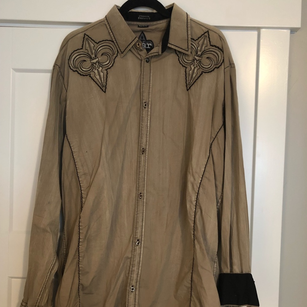 New Men’s ROAR button down detailed shirt